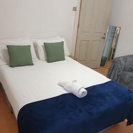 Balham, South London Spacious Guest House F2, 6 Rooms Available Exteriör bild