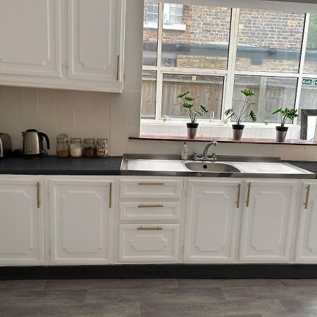 Balham, South London Spacious Guest House F2, 6 Rooms Available Exteriör bild