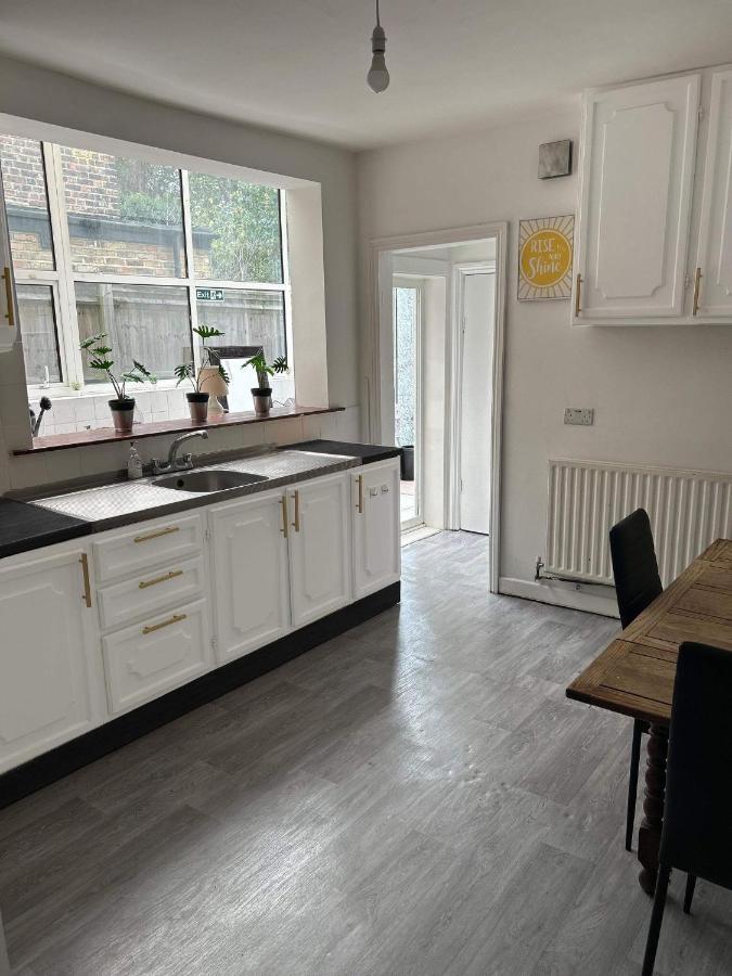 Balham, South London Spacious Guest House F2, 6 Rooms Available Exteriör bild