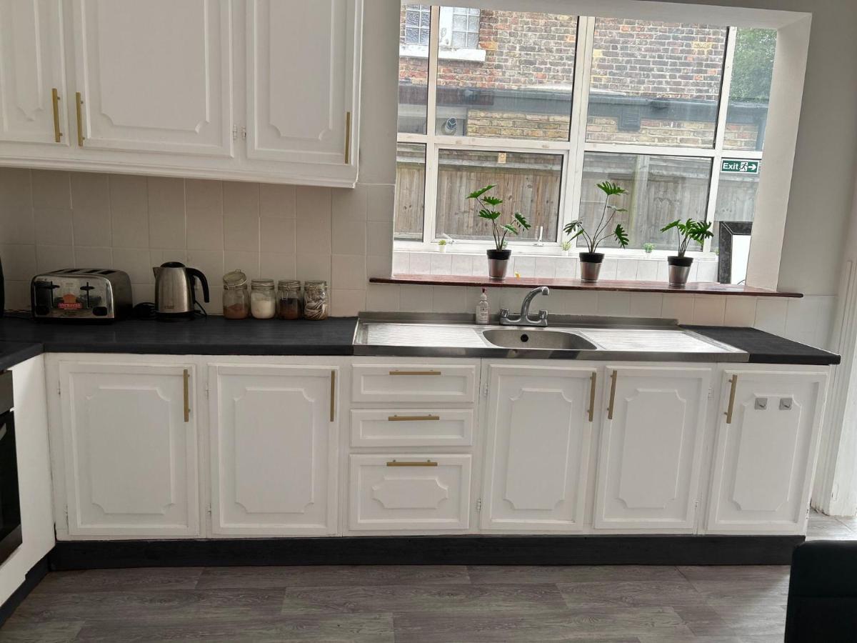 Balham, South London Spacious Guest House F2, 6 Rooms Available Exteriör bild